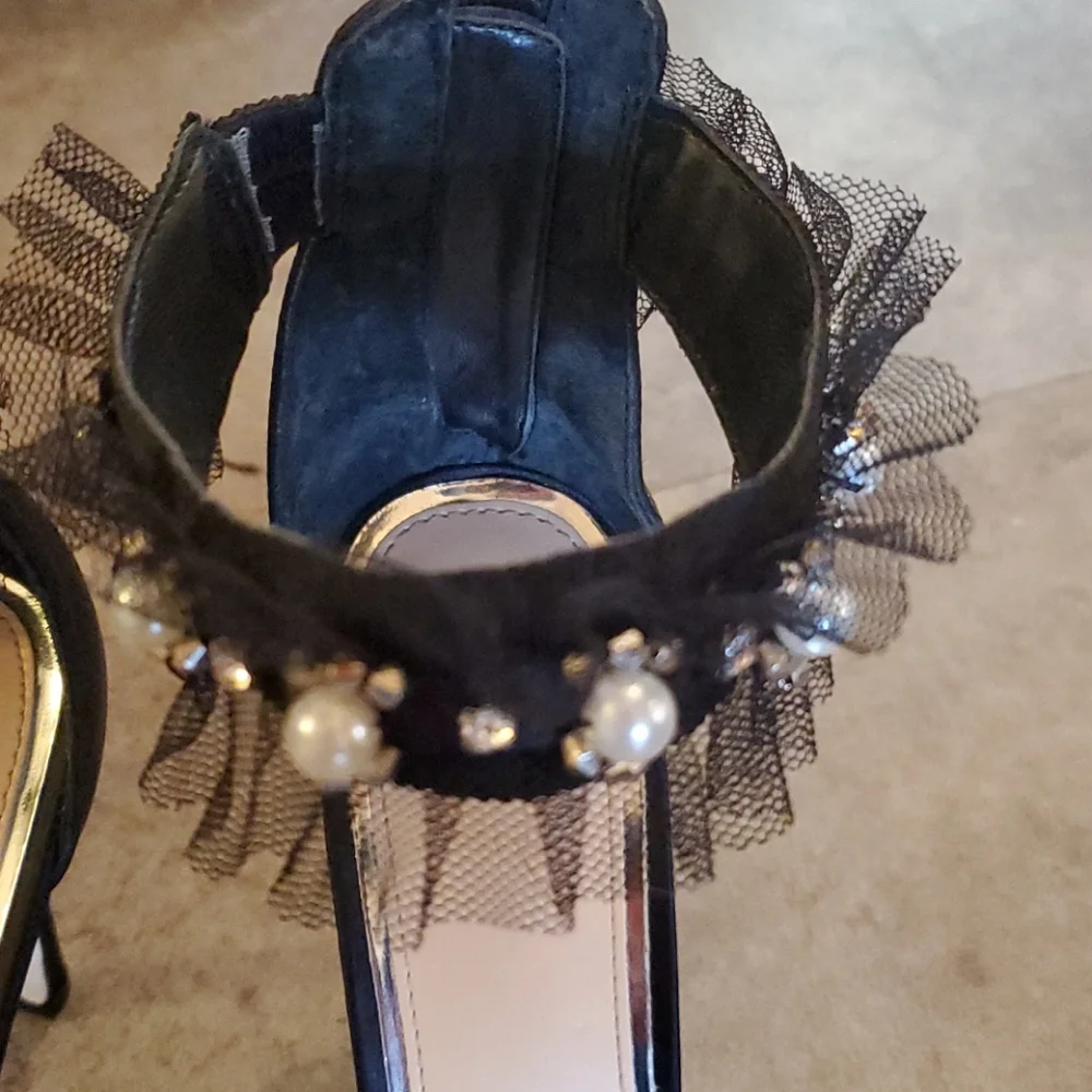 Badgley mischka jewel black heels sz 8.5